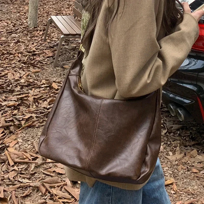 AMÉLIESA AUTUMN HANDBAG - Classic & Minimalist - Image 4