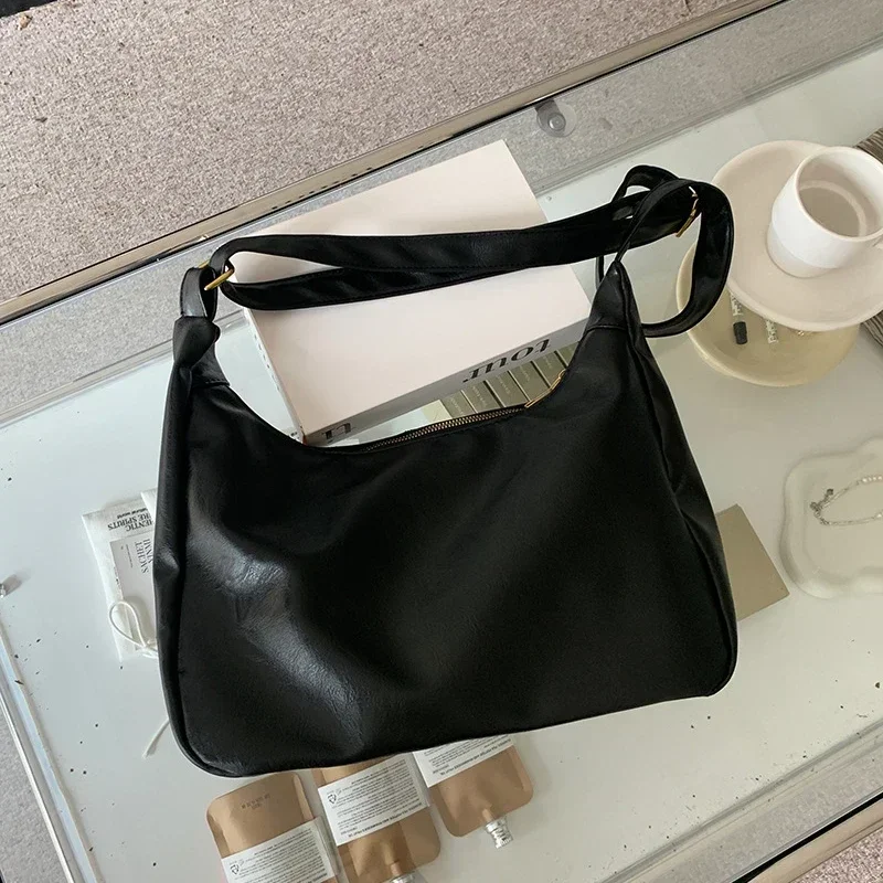 AMÉLIESA AUTUMN HANDBAG - Classic & Minimalist - Image 6