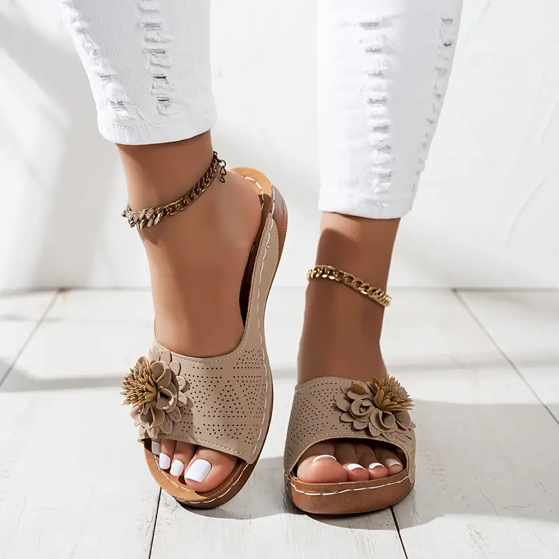 BURNIE⢠WOMEN'S FLORAL OPEN TOE SLIDES - Image 12