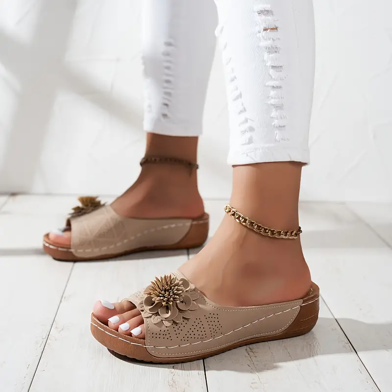 BURNIE⢠WOMEN'S FLORAL OPEN TOE SLIDES - Image 13