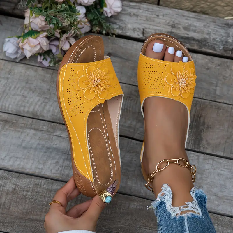 BURNIE⢠WOMEN'S FLORAL OPEN TOE SLIDES - Image 14