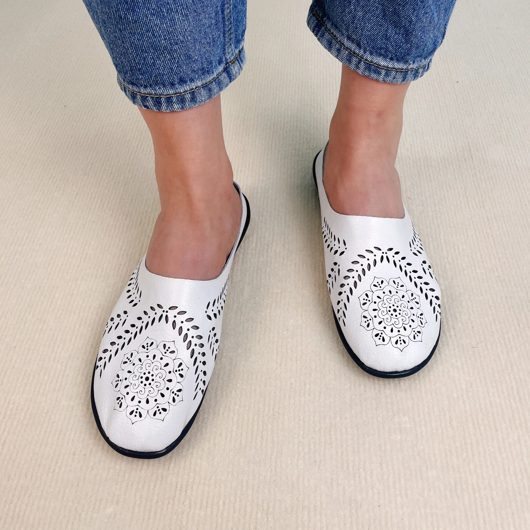PREMIUM CASUAL ALL-MATCH HOLLOW LOAFERS 2026 - Image 8