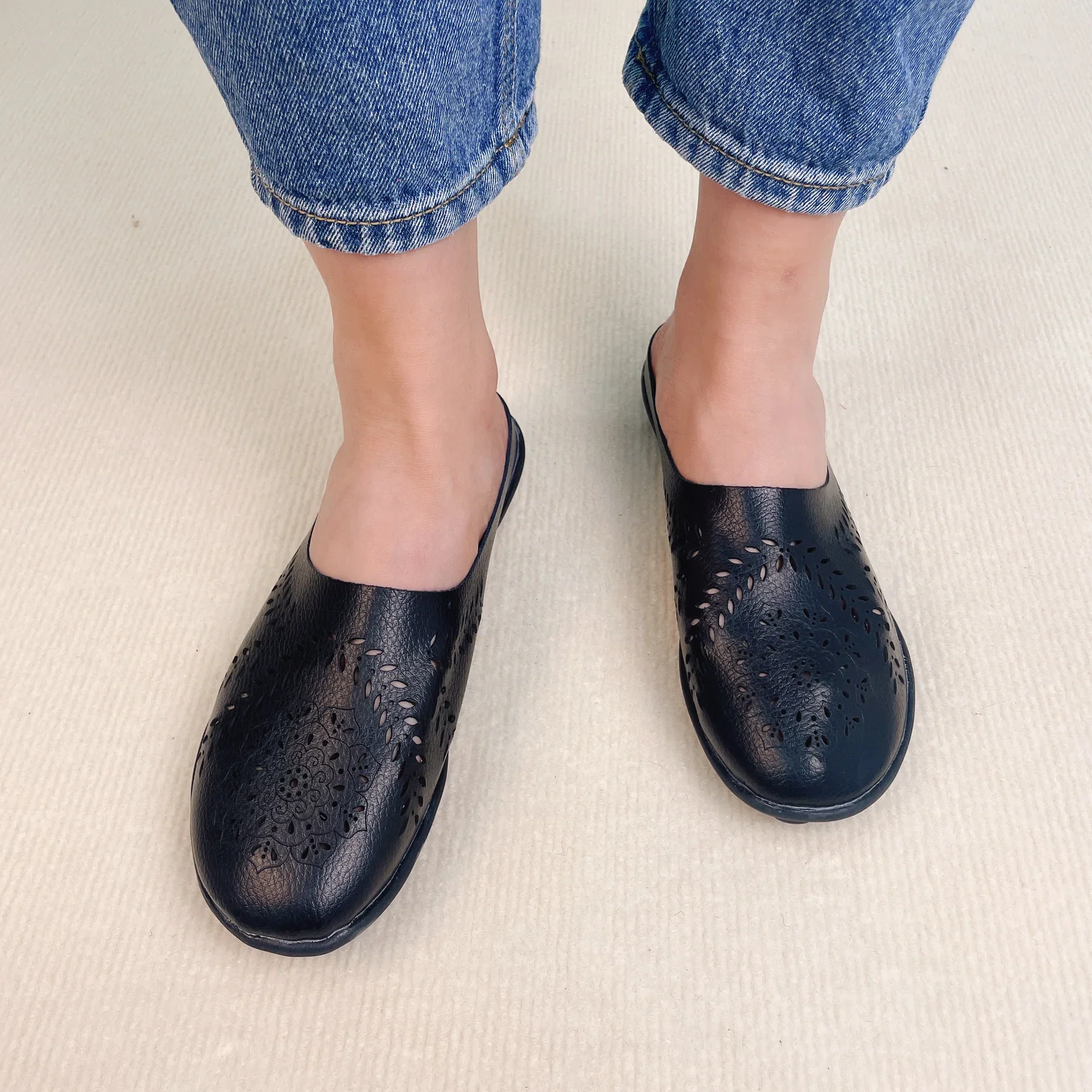 PREMIUM CASUAL ALL-MATCH HOLLOW LOAFERS 2026 - Image 9