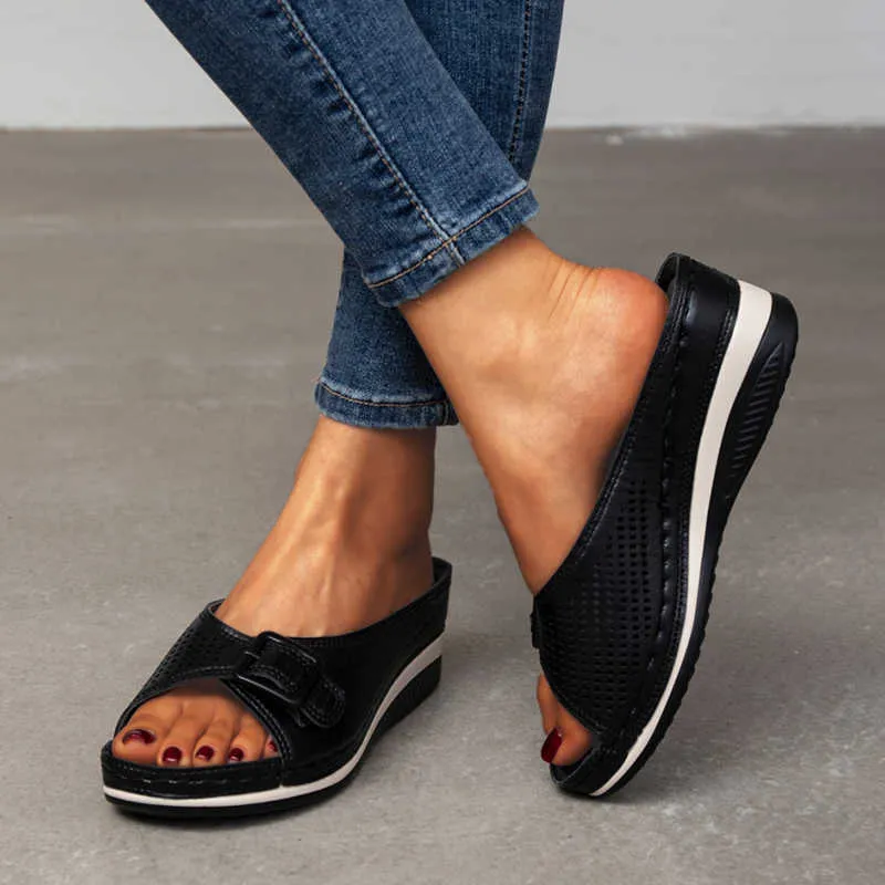 WOMEN'S LEATHER SOFT FOOTBED ARCH-SUPPORT SANDALS - Image 10